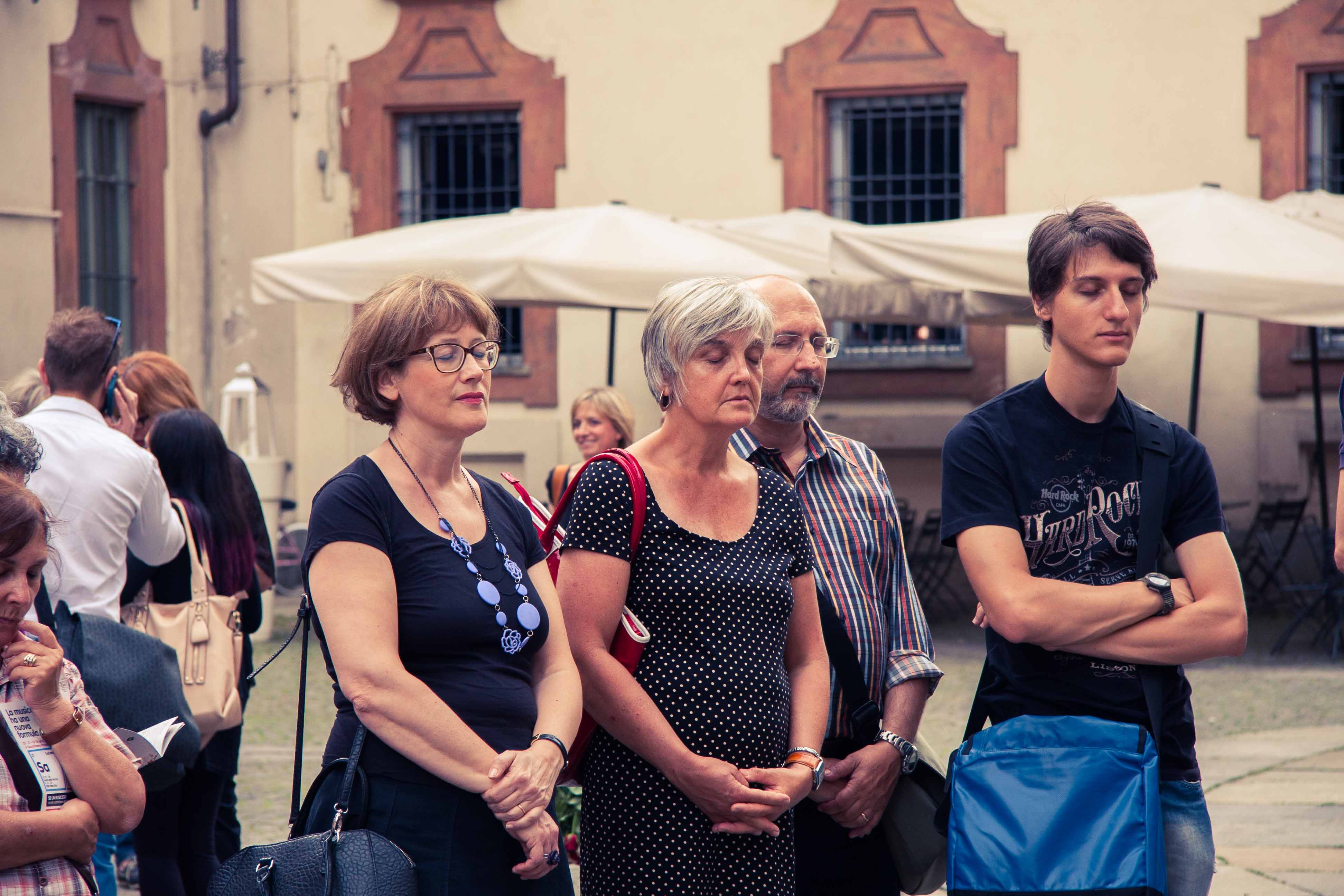 christian_delord_carlino_pianista_italiano_festadellamusica_torino_italy_piano_classic (20) Foto Gallery della Festa della Musica di Torino, edizione 2014. Il pianista Christian DeLord Carlino si è esibito in Piazza della Consolata nella giornata di sabato 21 giugno davanti ad un pubblico emotivamente coinvolto ed entusiasta. La musica classica ed il pianoforte donano grandi emozioni.