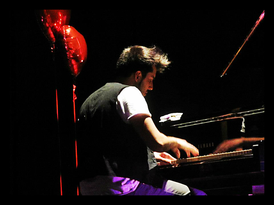 christian_carlino_delord_pianista_italiano_contemporaneo_italian_pianist_savignano_modena_italia_2013 (16) christian_carlino_delord_pianista_italiano_contemporaneo_italian_pianist_savignano_modena_italia_2013 (1)